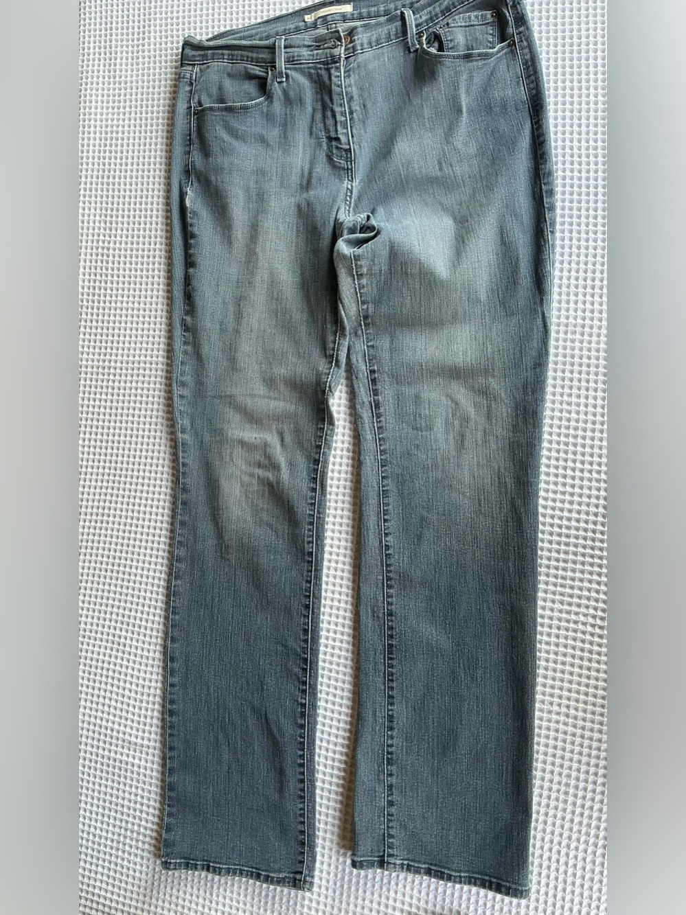 Levi's Men's Straight Jeans in Washed Blue